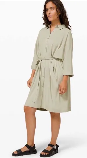 Lululemon Perfectly Poised‎ Dress size 6 thumbnail 1