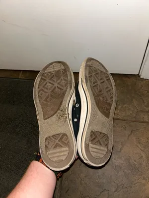 Black Low Top Converse Sneakers thumbnail 5
