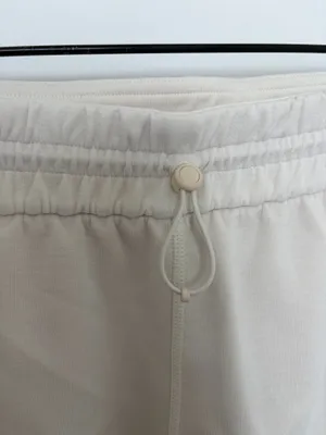 Lululemon shorts thumbnail 2