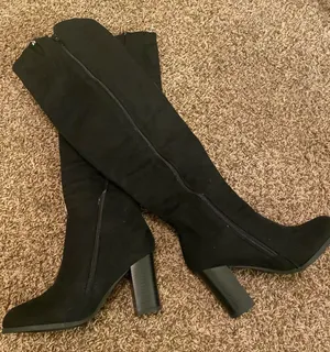 Black boots size 6 thumbnail 2