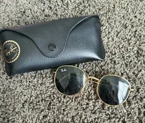 Ray-Ban Women's Round Sunglasses - Gold Frame, Black Lenses thumbnail 1