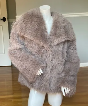 FLYGO Women’s Gray Faux Fur Short Jacket Snap Front Collared Pockets Size L A475 thumbnail 1