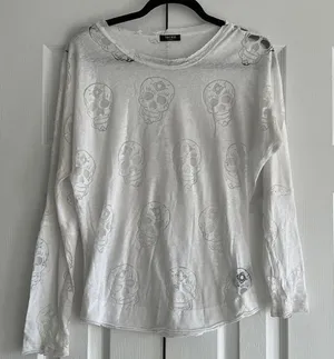 Terez White Skull Sheer Long Sleeve Women’s Top thumbnail 1