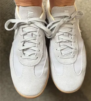 Converse Sneakers thumbnail 1