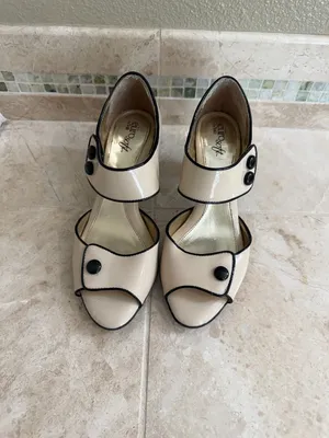 EuroSofft by Sofft Two Tone Patent Leather Mary Jane Heels Pumps Size 8 thumbnail 6