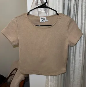 Crop Top thumbnail 1