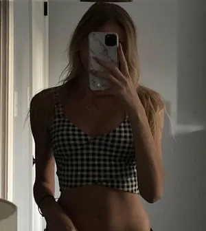 crop top thumbnail 1