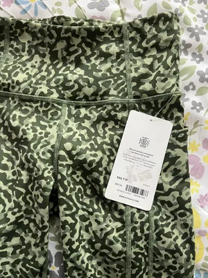 Athleta Green Patterned Biker Shorts thumbnail 4
