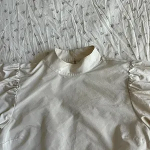 Aritzia Sunday Best Blouse Off White 3/4 Length Puff Sleeves High Neck Size 2XS thumbnail 2