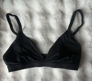 PINK Victoria's Secret bra and shorts set thumbnail 1