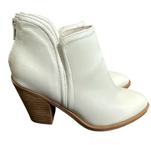 Anthropologie Joie Kayden Off White/Cream Leather Heeled Ankle Boots thumbnail 6