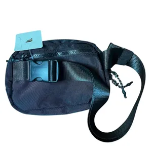 Fabletics Belt Bag Unisex Small Black Nylon Crossbody Fanny Pack Travel Gym NEW thumbnail 2