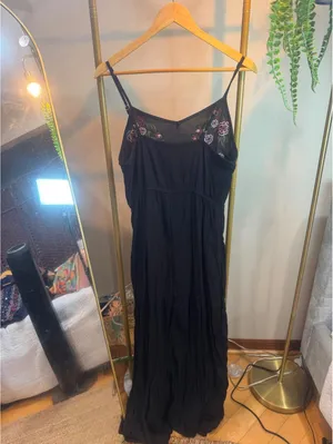 Size M Black Maxi Dress with Floral Embroidery thumbnail 2