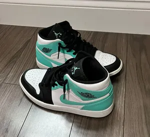 Jordan 1s thumbnail 3