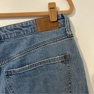 Madewell The Curvy Perfect Vintage Jean Women’s 31 Distressed Blue High Rise thumbnail 9