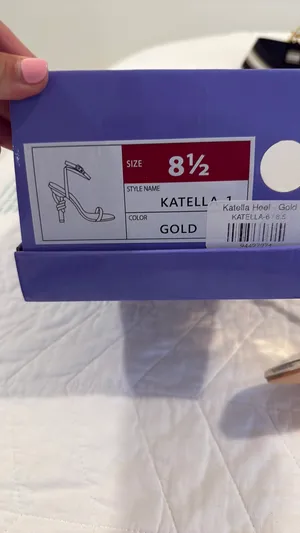 Triple threads boutique shoes Gold Size 8.5 thumbnail 2