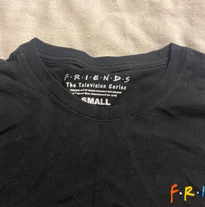 Long Sleeve Crop Top “FRIENDS” The Television Series Shirt Size Smal thumbnail 9