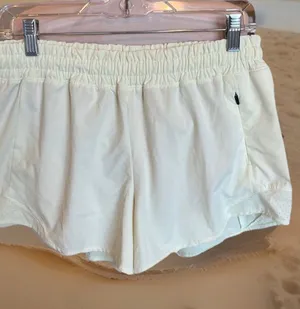 Athletic Shorts Pastel Yellow Size M thumbnail 1