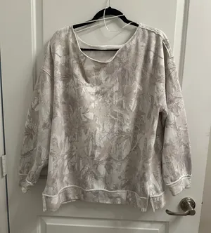 Camo Off The Shoulder Sweatshirt Size XL thumbnail 1