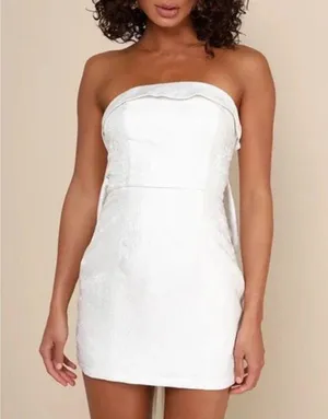 Lulu’s - Destiny Floral Jacquard Strapless Mini Dress Back Bow Detail in White thumbnail 6