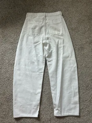 Women’s white wide leg belted jeans H&M thumbnail 2