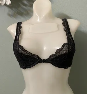 Victoria’s Secret Black Lace Bra thumbnail 1