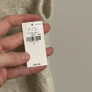 NEW Old Navy Sleeveless Cropped Cozy Plush-Yarn Cable-Knit Turtleneck Sweater L thumbnail 5