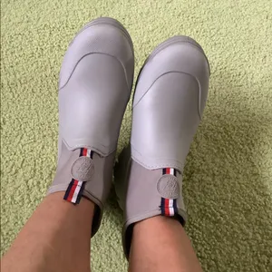 Tommy Hilfiger rain booties- easy to pull on / off - NEW condition ☔️☔️ thumbnail 9