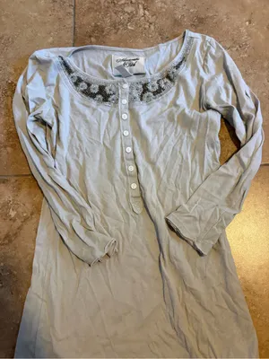 Vintage Abercrombie & Fitch Light Gray Long Sleeve Henley Top Beaded Neckline thumbnail 2