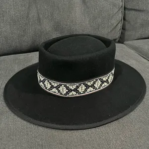 NWT Olive & Pique Celeste Embroidered Hat Ajustable Black One Size thumbnail 2