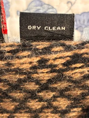 Vintage Skyr 100% Wool Nordic Fair Isle Cardigan Sweater M Clasp Apres Ski Brown thumbnail 8
