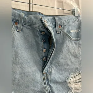 Levi’s denim distressed 501 shorts size 33 thumbnail 4