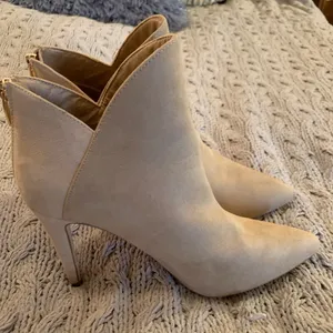 New York & Company Booties Tan Size 8 thumbnail 8