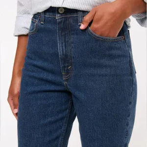 Abercrombie & Fitch Ultra High Rise 90s Slim Straight Jean thumbnail 4