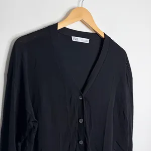 Zara Black V-Neck Cardigan Button Front Small Minimalist Workwear Casual Office thumbnail 5