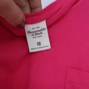 Abercrombie & Fitch T-Shirt Womens M Long Sleeve Pink Pocket Logo Excellent thumbnail 3