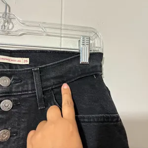 Levi’s Mile High Wide Leg Crop Jeans Black Button Fly Raw Hem High Rise Size 26 thumbnail 6