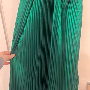 NEW Anthropologie Reiss Roya Women's Halter Neck Pleat Midi Dress Emerald Green thumbnail 6