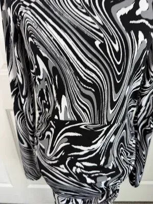 Bar III Black White Abstract Ruched Bodycon Dress Size L Long Sleeve thumbnail 4