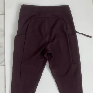 Alo Yoga Women XS‎ Plum Burgundy Cargo Pocket Drawstring Leggings Sweatpants thumbnail 3