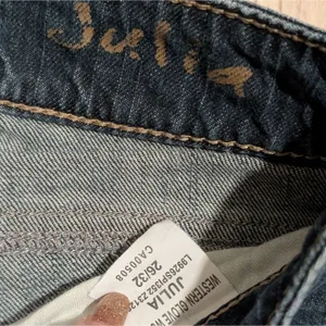 Silver Jeans Womens 26 Julia Bootcut Dark Wash Denim Pants thumbnail 2