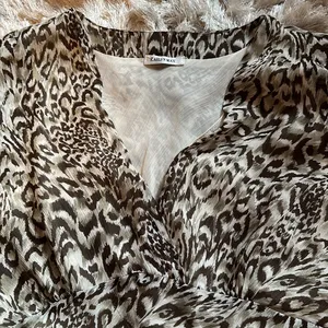 Women’s Blouse Brown Size M thumbnail 5