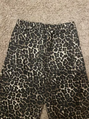 Leopard Print Barrel leg pants - Black & Cream thumbnail 5