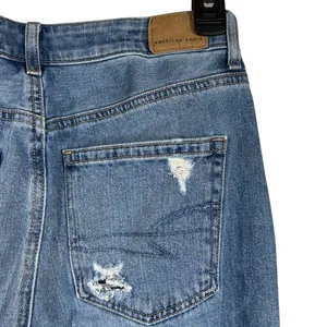 American Eagle SZ 4 LONG Mom Jeans Hi-Rise Distressed Rip Zip-Fly Whiskered Blue thumbnail 7