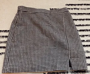 Hollister Black & White Plaid Skirt thumbnail 1
