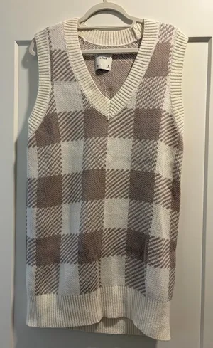 Abercrombie & Fitch V-Neck Sweater Dress - Cream & Brown Check thumbnail 1
