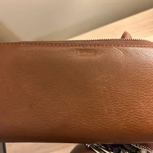 Michael Kors Brown Leather Wallet with Signature Nameplate thumbnail 4
