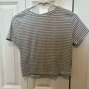 Women's light grey & white striped cropped tee Size L thumbnail 5