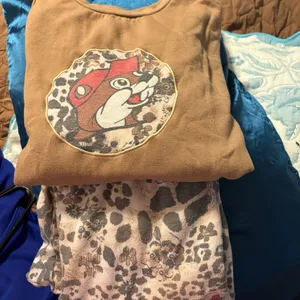 Buc-ee's Leopard Print Graphic Sweatshirt XL and Jogger Lounge pants L Set thumbnail 7