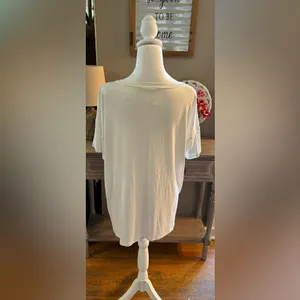 Sew In Love Graphic Tee Size M thumbnail 3